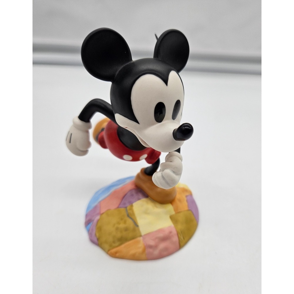 WDCC Mickey Mouse Thru the Mirror Millennium Mickey On Top of the World Figurine